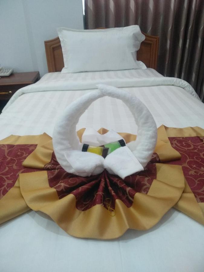 Mandalar May One Hotel Mandalay Esterno foto