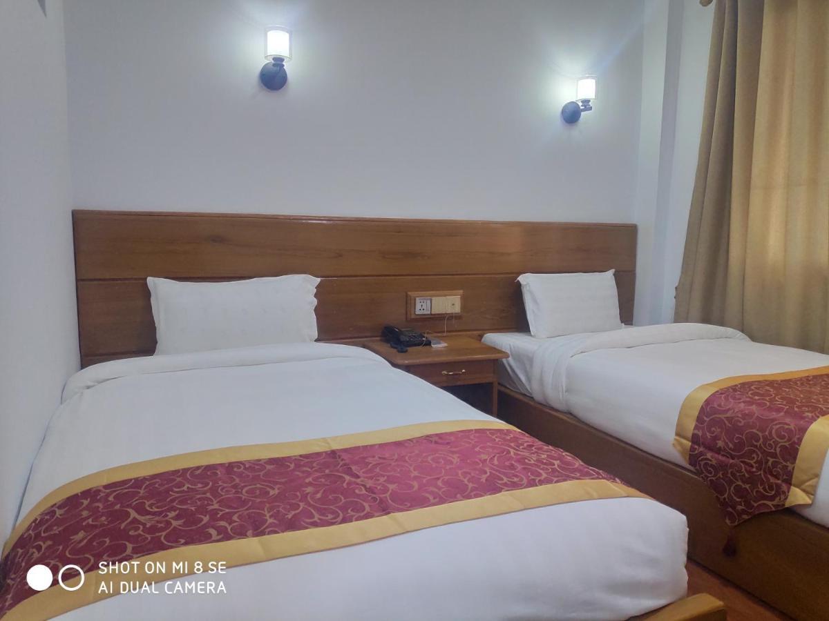 Mandalar May One Hotel Mandalay Esterno foto
