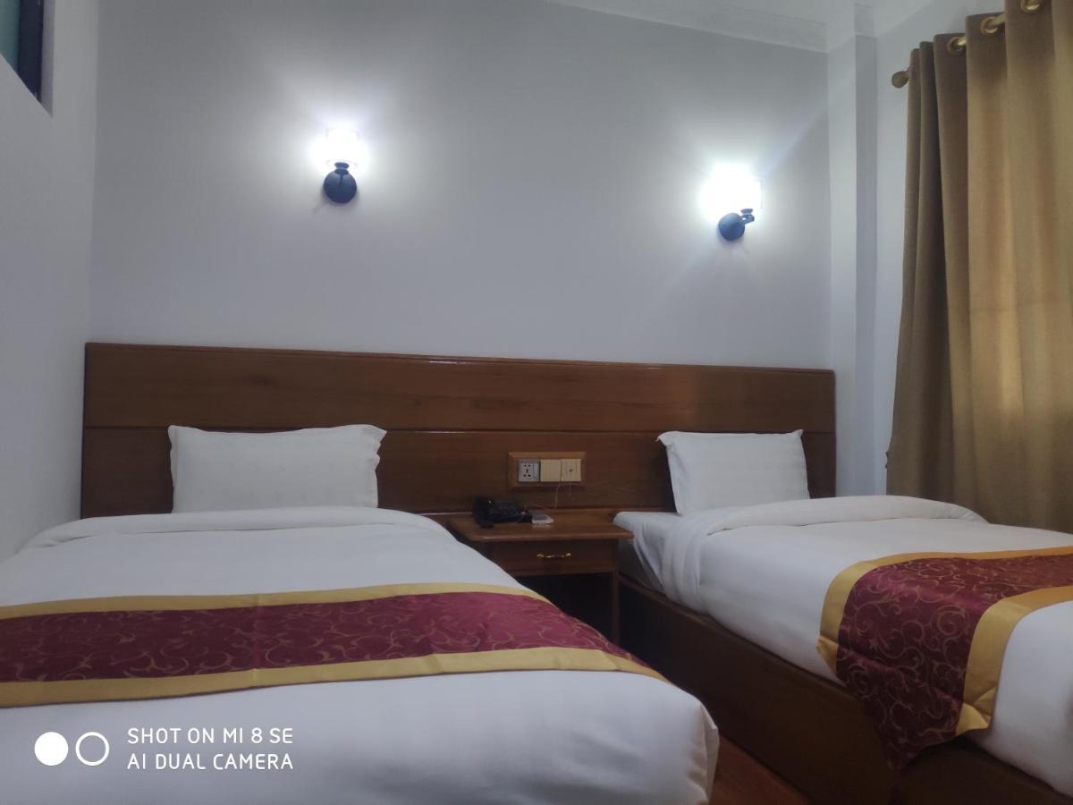 Mandalar May One Hotel Mandalay Esterno foto
