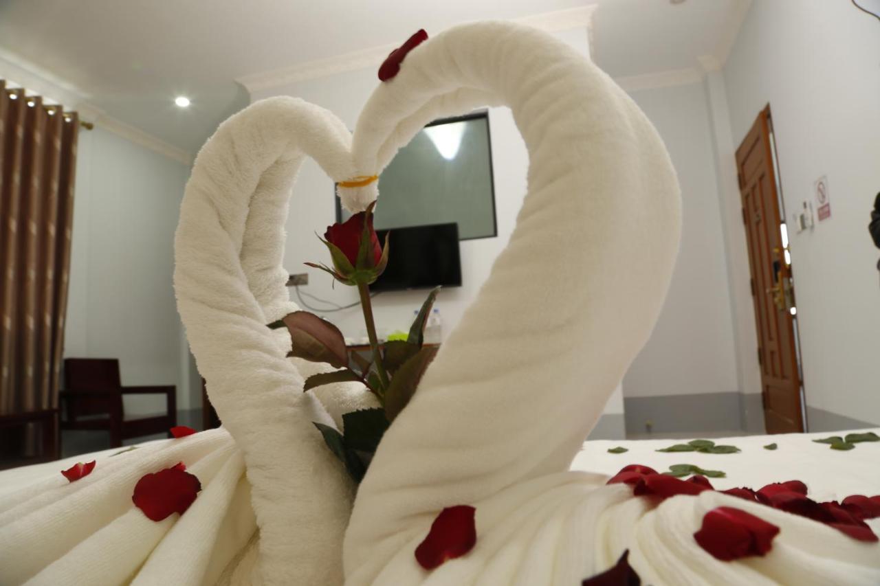 Mandalar May One Hotel Mandalay Esterno foto